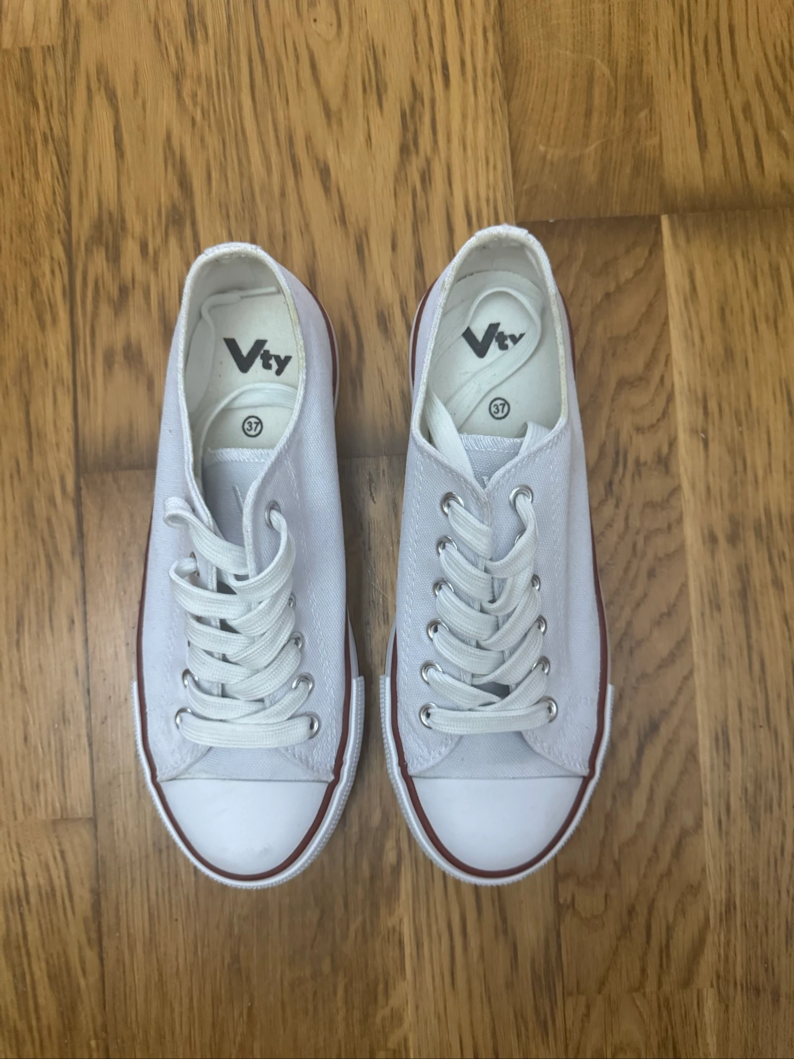 Tênis brancos estilo Converse – photo 3